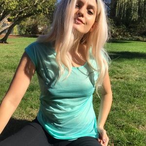 NIK DRI FIT BABY BLUE TOP